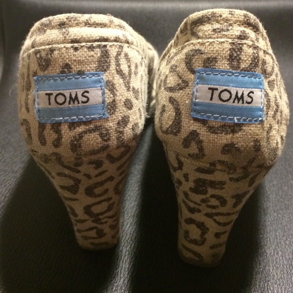 Toms