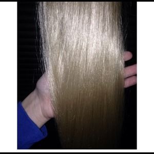 SYNTHETIC Hair extensions! 22 inch
