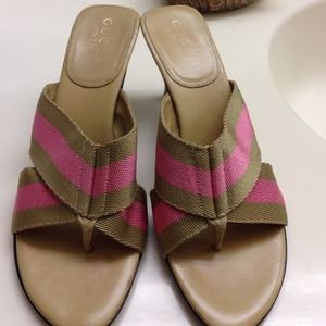 Authentic GUCCI beige /pink size 6.5