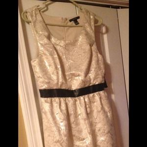 🎄🎁Cream and shimmer party dress! NWT🎁🎄