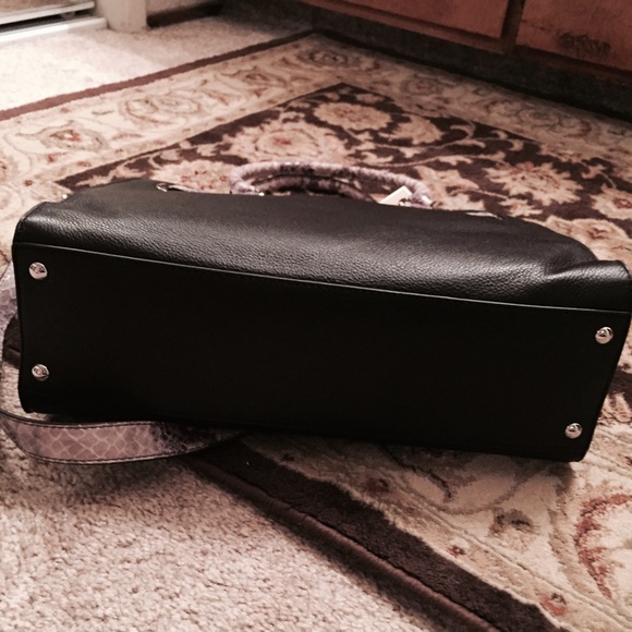 Michael kors black hamilton w/snakeskin trim - Picture 3 of 3