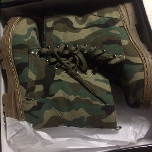 Camo army boots