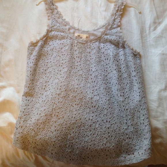 Hollister top!