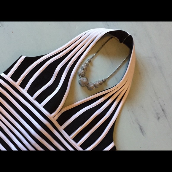 Cache Tops - Cache black and white, semi structured top