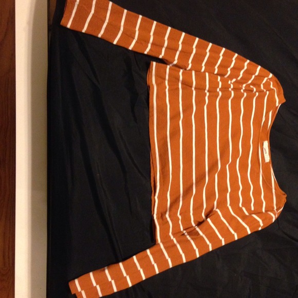 Long sleeve crop top