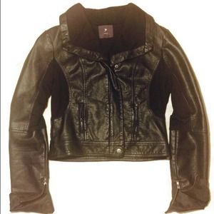 FOREVER21 Leather Jacket⬅️