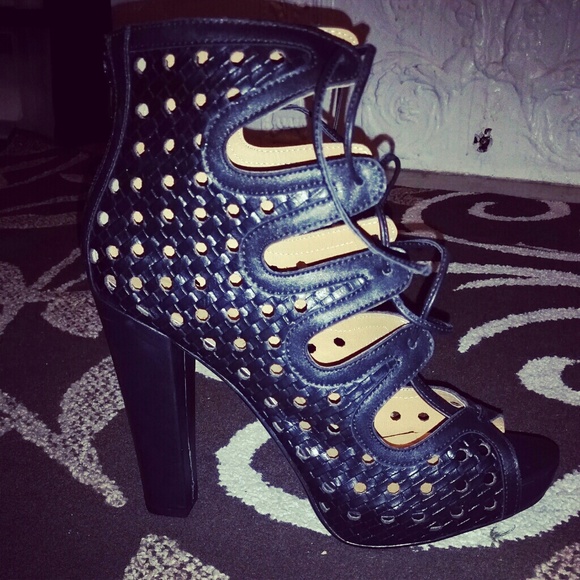 Black Strappy Heel Size 10