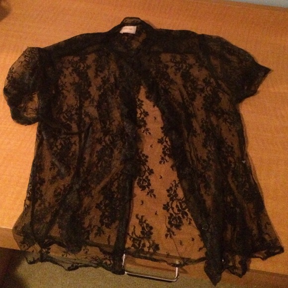Love...ady one button black lace top - Picture 2 of 4