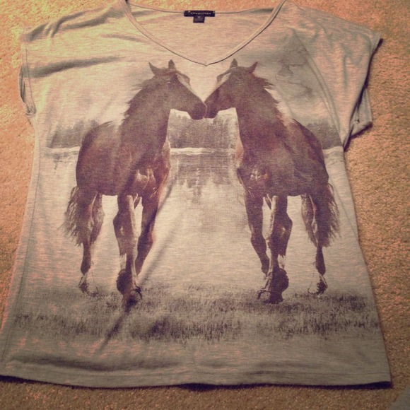 Grey v neck tee with running horses!