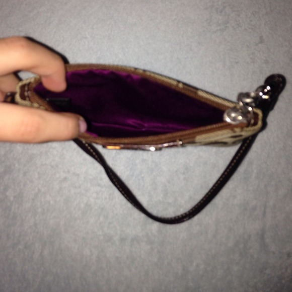 Coach wristlet - Picture 2 of 2