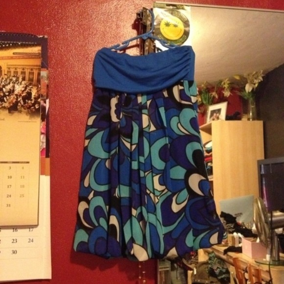 blue dress