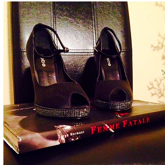 🔴SOLD ON TRADESY🔴 - Picture 3 of 4