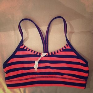 Lululemon Sports Bra Size 4 - good condition