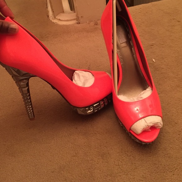 Rachel Roy Neon Pink Peep Toe Pumps