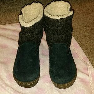 Acorn boots