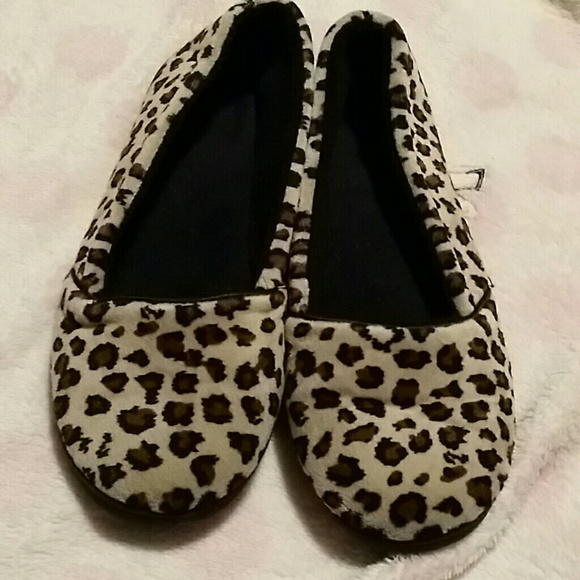Leopard slippers