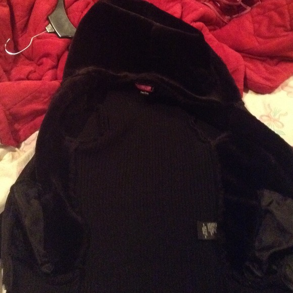 Black sweater - Picture 2 of 4