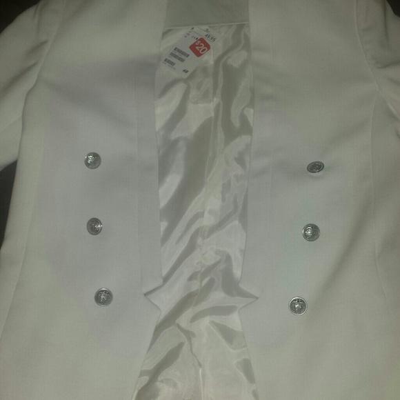 Cute blazer! - Picture 2 of 6