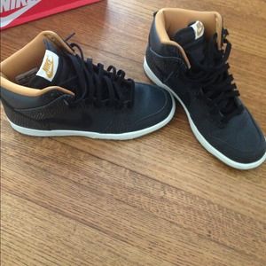 Women's Nike Dunk Hi skinny print