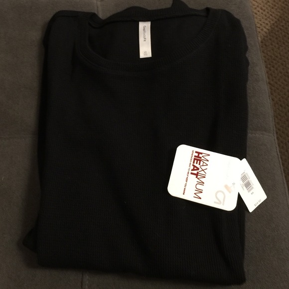 Brand new Gap layer, black color