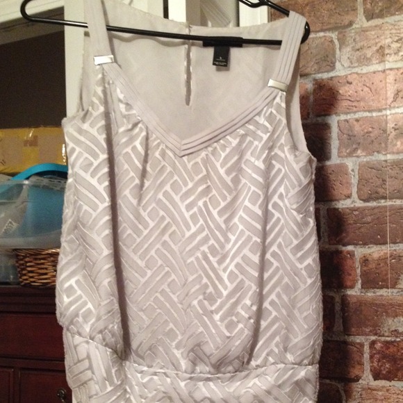 A elegant tank, goes great with a jacket. - Picture 1 of 2