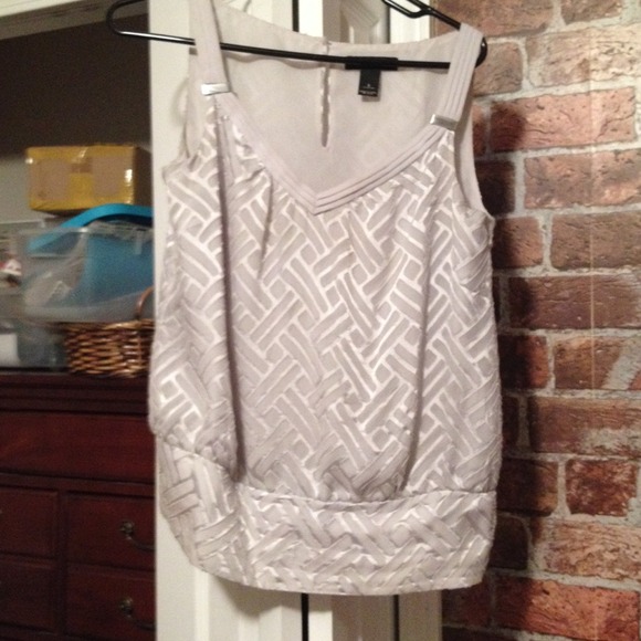 A elegant tank, goes great with a jacket. - Picture 2 of 2