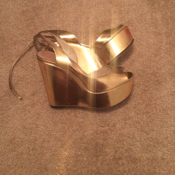 ZARA Peep-Toe Wedges