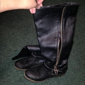 Black leather zip up boots!