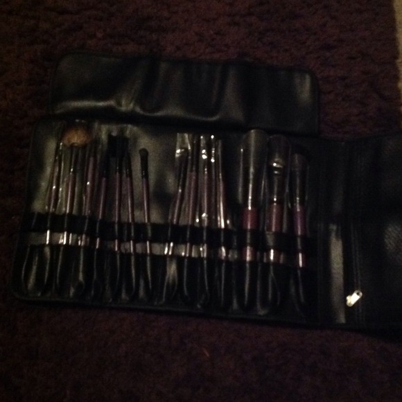 SOLD BH Cosmetics Make-up Tool Kit NWOT - Picture 1 of 4