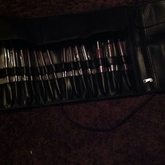 SOLD BH Cosmetics Make-up Tool Kit NWOT - Picture 3 of 4