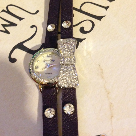 Jewelry - Cute watch