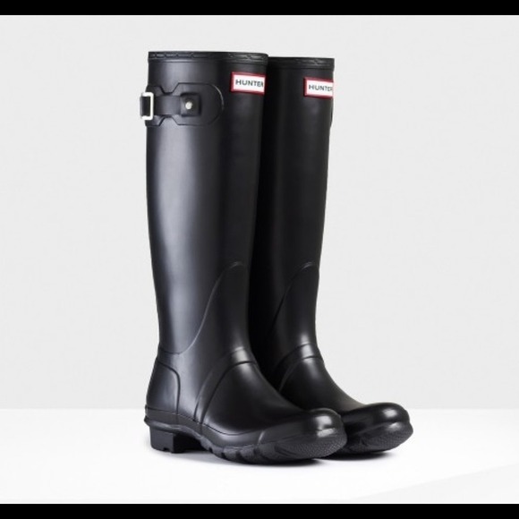 ❎sold❎Hunter rain boots size 6 black