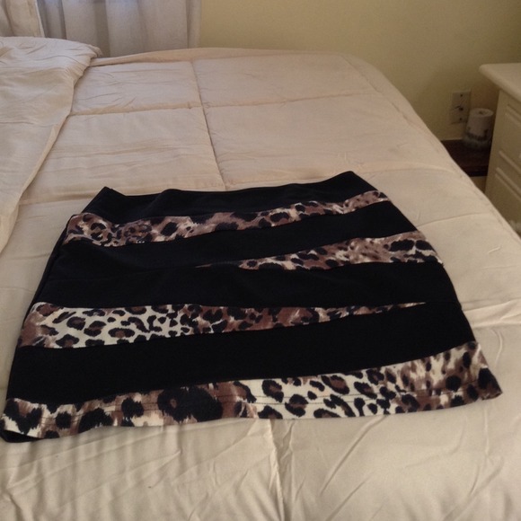 Cheetah print striped bodycon skirt