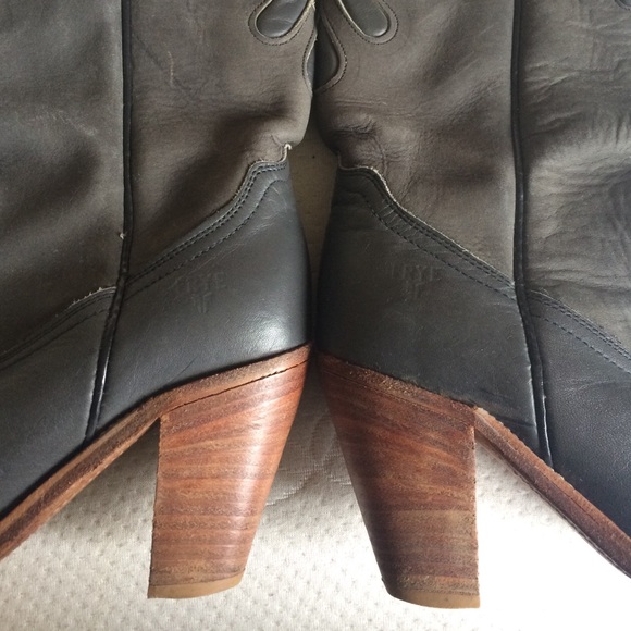 Gifted 🎀Frye Cowgirl Boots🎀 - Picture 4 of 4