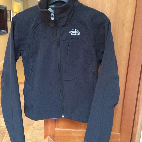 Great jacket.. Classic fit.. Always looks good on!