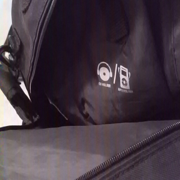 Black teen back pack - Picture 2 of 4