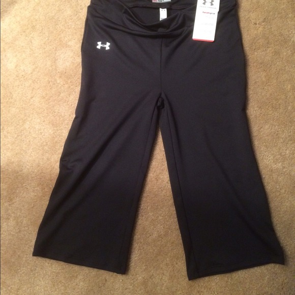 Under Armour Capri work out pants girls