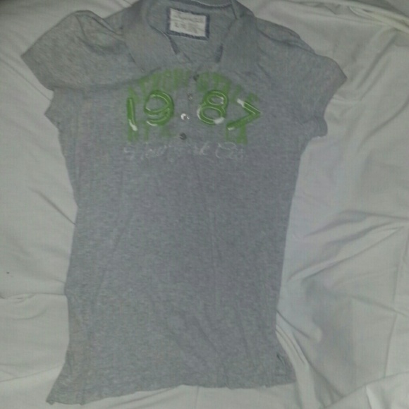 Grey tee shirt