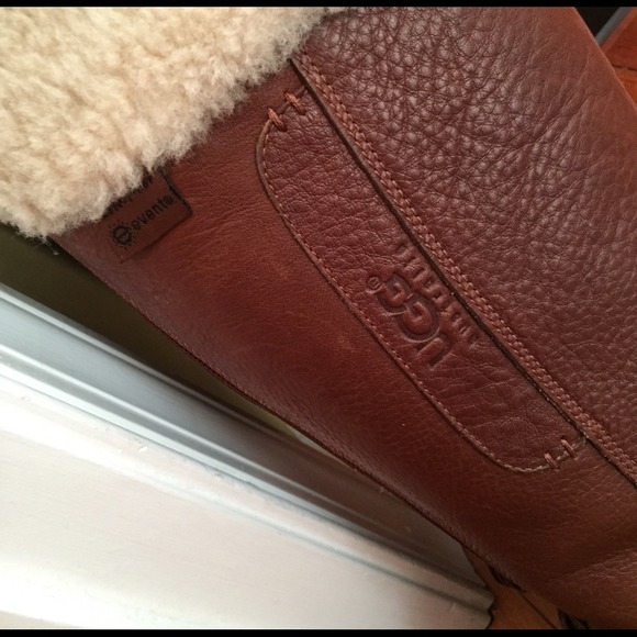 ❌❌SOLD❌❌Ugg Boots size 9 - Picture 2 of 3