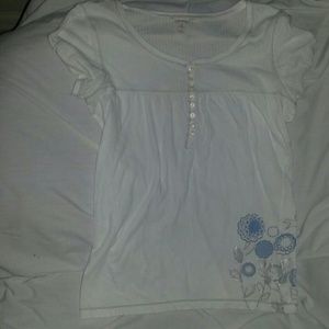 White tee shirt