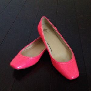 Neon pink patent-leather Kate Spade flats