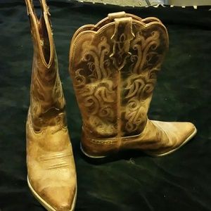 Justin cowboy boot