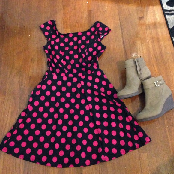 Cute Vintage look Polka Dot Dresss