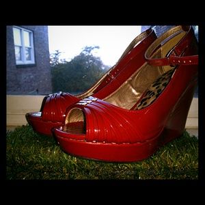 🚫 SOLD🚫  Red wedges