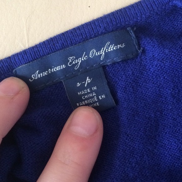 Adorable AE top - Picture 3 of 3