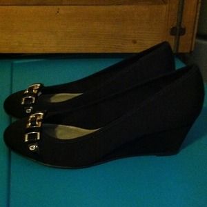 Brand new black Bandolino wedges