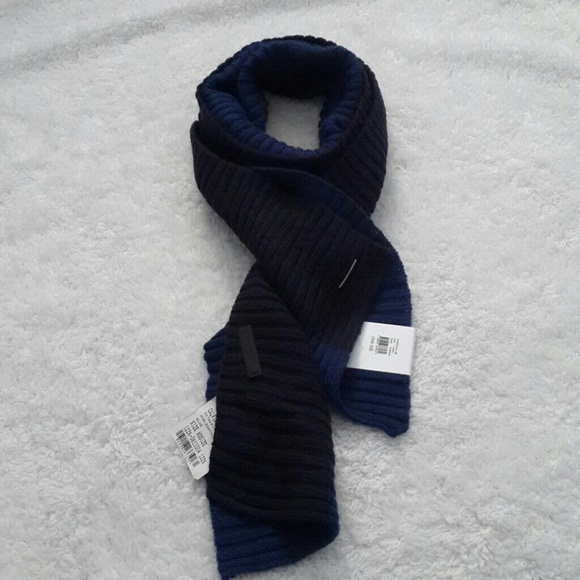 Calvin Klein - Brandclub - Calvin Klein womens Lightweight  Calvin Klein scarf