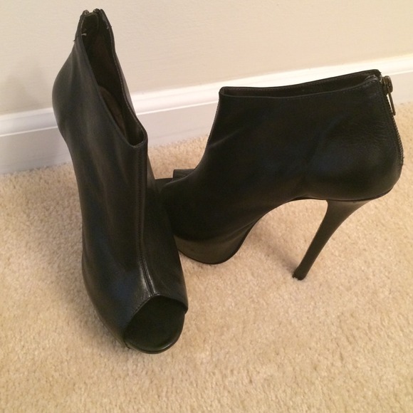 Steve Madden Shoes - Black peep toe stilettos