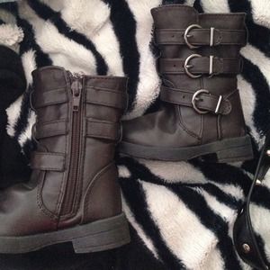 ❌❌sold❌❌Size 6 brown little girl boots