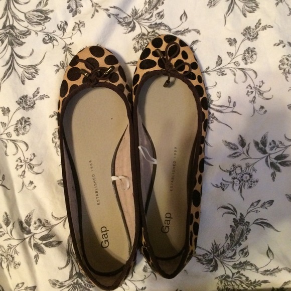 Gap leopard flats